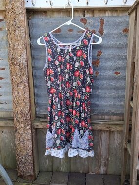 Floral Sleeveless Summer Dress with Patch Pockets